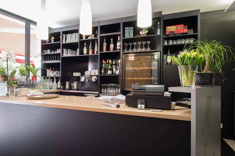 LES FINES HERBES RESTAURANT
