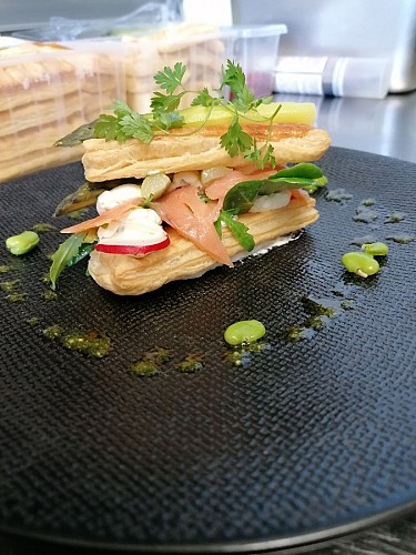 Feuilleté saumon fumé et asperges vertes