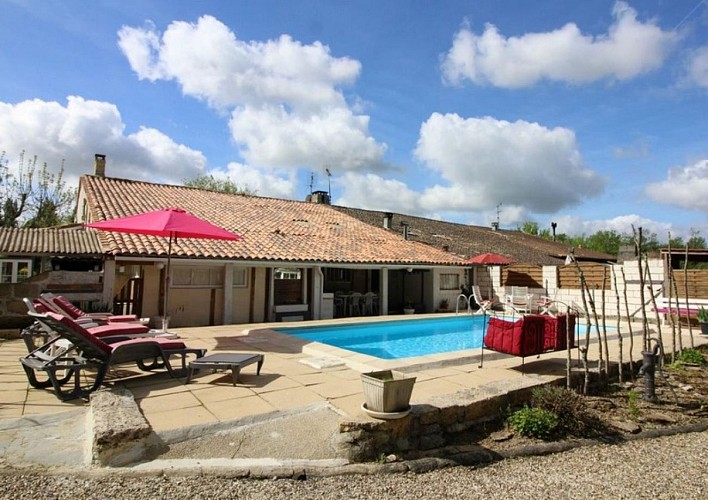 Gite-de-Brian-Piscine2-800x600-Pierrot-Cezac-Credit-GDFGironde