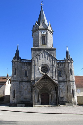 Portail roman de l'église de Pompierre