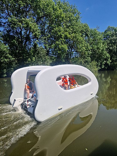 Location de bateau sans permis avec Anjou Nautic - Le Lion d'Angers