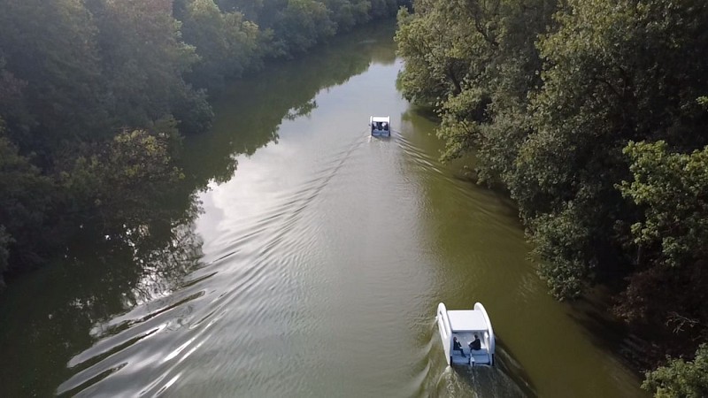 Location de bateau sans permis avec Anjou Nautic - Le Lion d'Angers