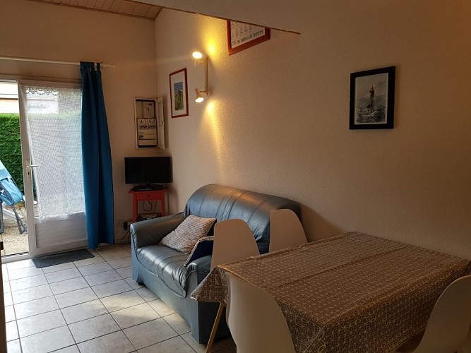 Maisonnette pour 4 couchages, à 450m de la Plage !
