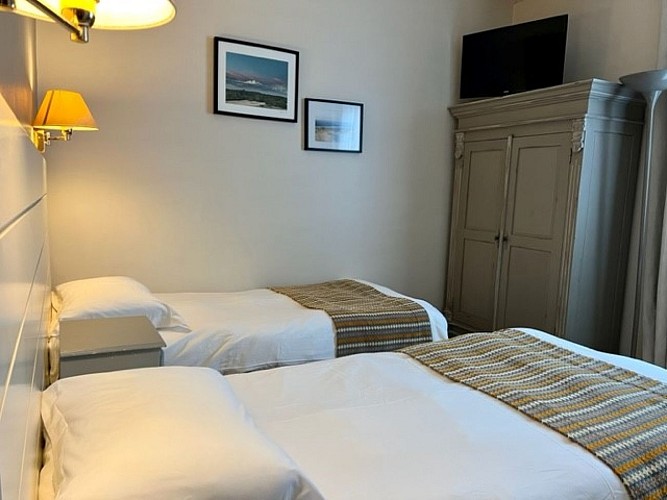 Hotel des pIns (1)