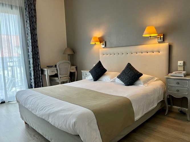 Hotel des pIns (3)