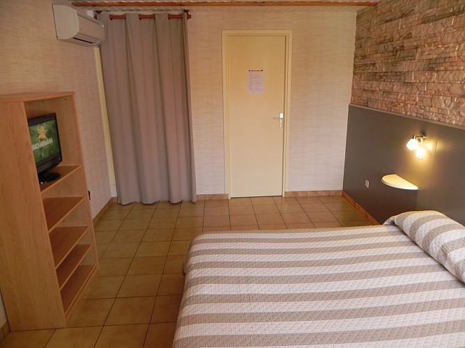 Hôtel les Pins Hourtin 7