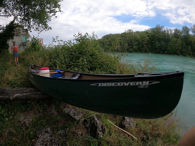 Rembarquement à l'aval du barrage de Seyssel