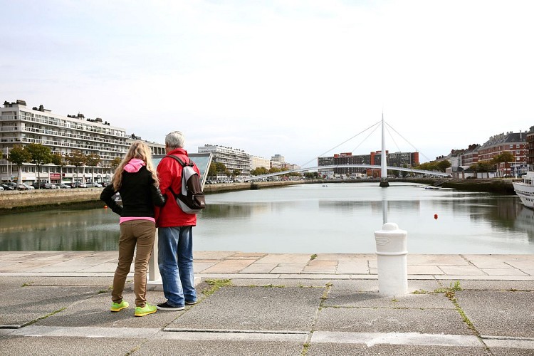 Table de lecture impressionniste n°5 - Crépuscule sur le bassin du commerce