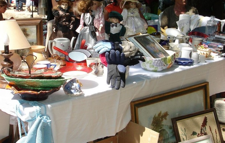 VIDE-GRENIER