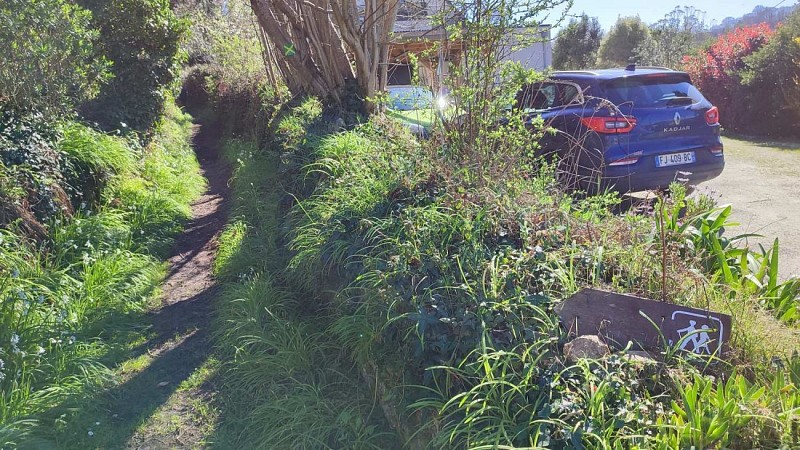 Vestige du balisage du circuit rouge