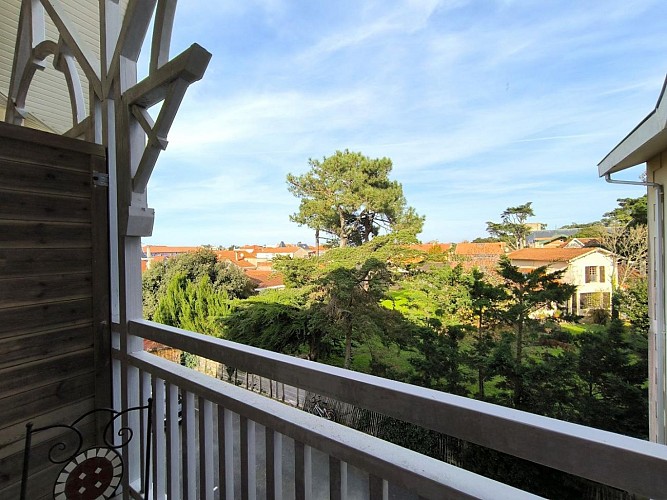 photo1