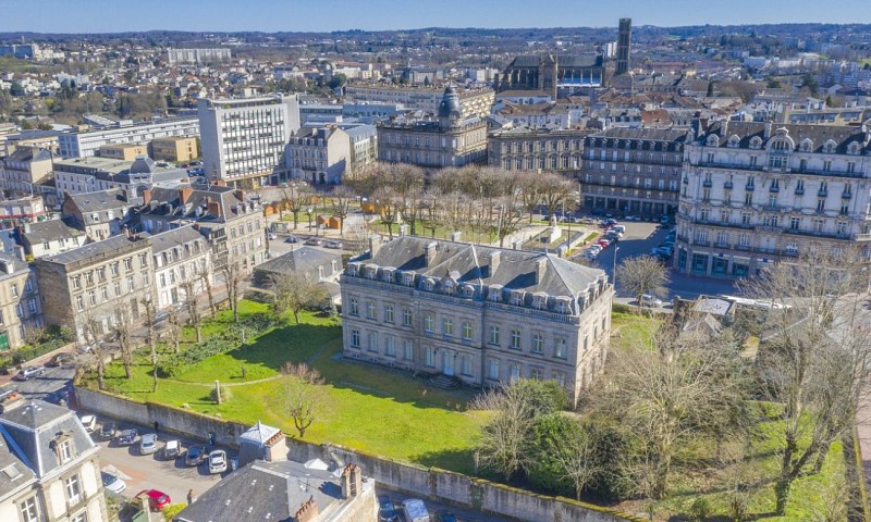 Hôtels particulier : Autour du Champ de Juillet