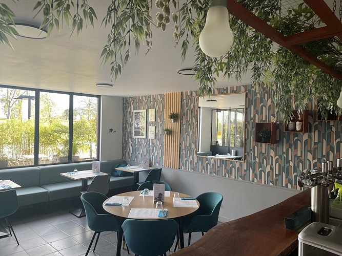 restaurant-l-adresse-roumare-salle-du-bar©facebook