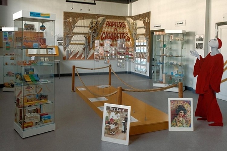 Musee Rizla croix MAZERES SUR SALAT RN
