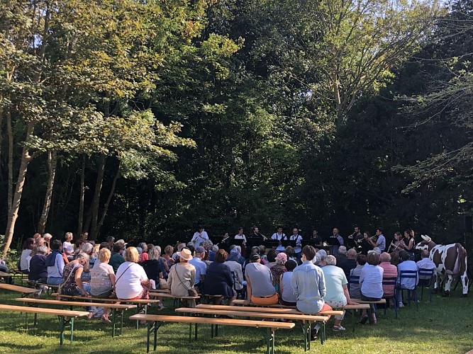 concert-classique-parc-des-chasses-langrune-credit-mathilde-lelandais (1)