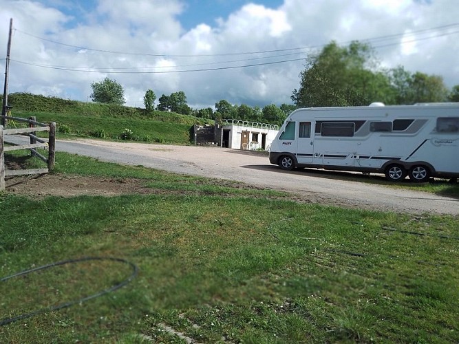 Aire de camping-car privée à Dévalparc au Mesnil-Bacley