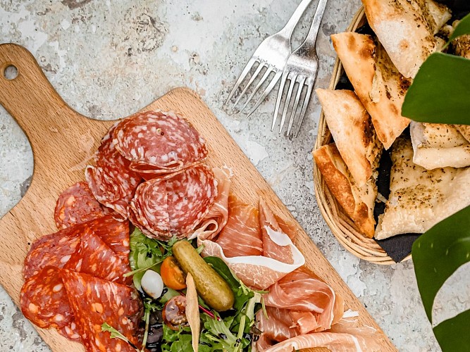 la-maison-d-italie-planche-charcuterie