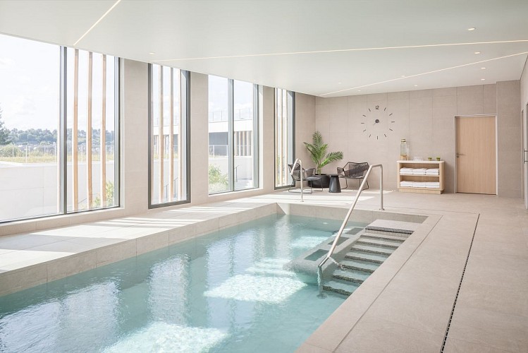 DOLZR_Swimming Pool