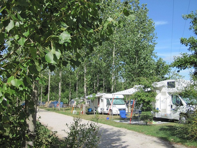 AIRE DE CAMPING-CAR CAMPING CAMPILÔ