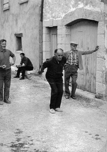Concours de boules pour la fête patronale de Rougon en 1967