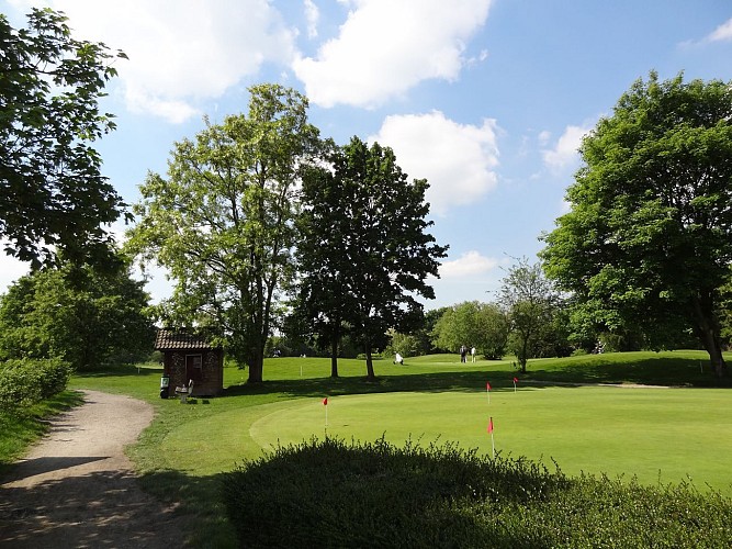 Golf de Bernalmont et vestiges du charbonnage