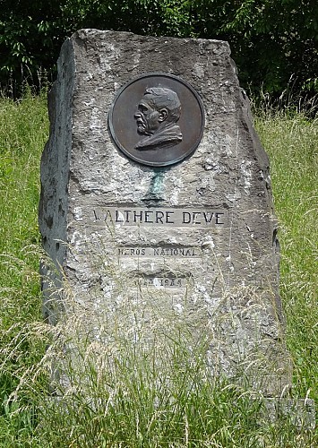 Monument à Walthère Dewé