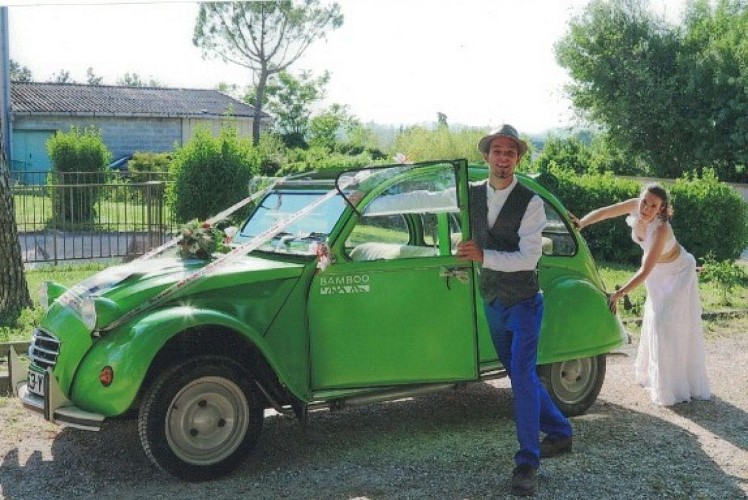 Ailleurs et Uzès - Guide conférencier en vintage-car