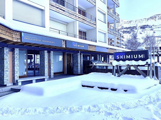 Skimium Face A La Neige
