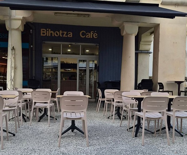 bihotza café 4 hendaye brunch restaurant