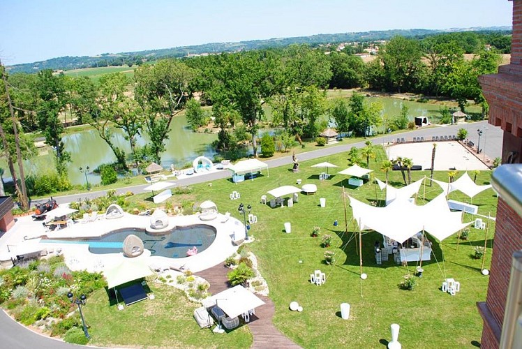 Piscine-violon-Chateau-de-la-Garrigue-VILLEMUR-SUR-TARN