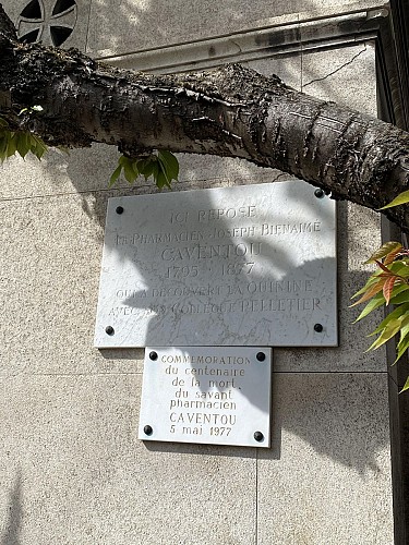 Tombe de Joseph Bienaimé Caventou au cimetière Nord de Saint-Mandé