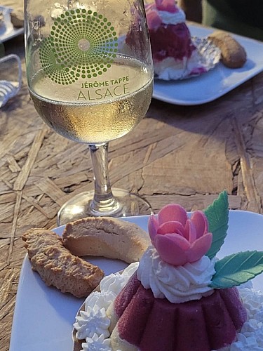Gourmet aperitif at winery Tappe