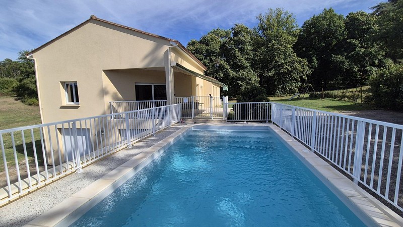 Maison de Verdure climatisée et piscine chauffée