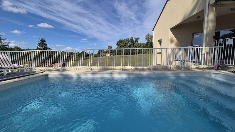 Maison de Verdure climatisée et piscine chauffée