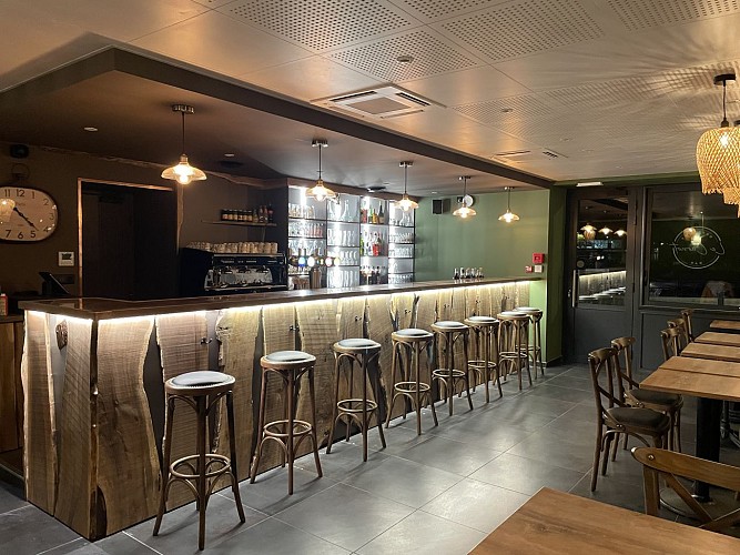 Bar