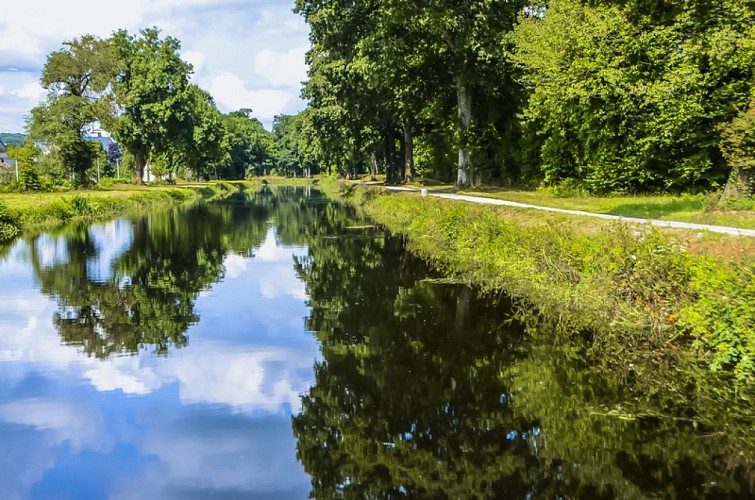 Le Canal de Nantes à Brest - écluse du Poulhibet