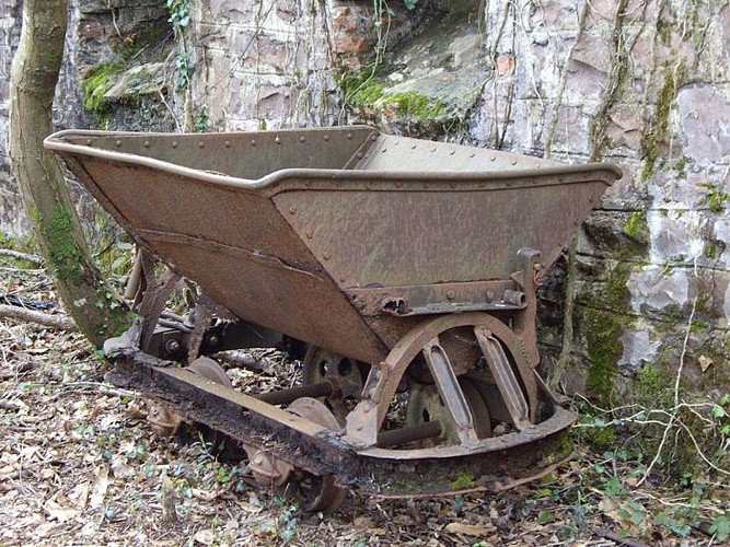 Les Mines de Larla - wagonnet du site industriel