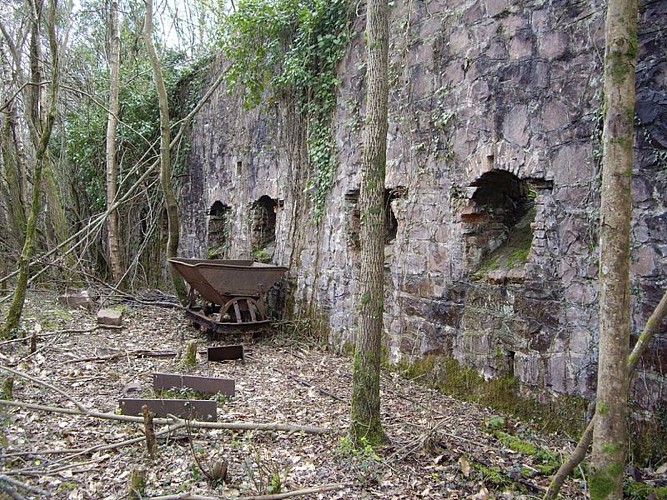 Les Mines de Larla - usine de Pikasari