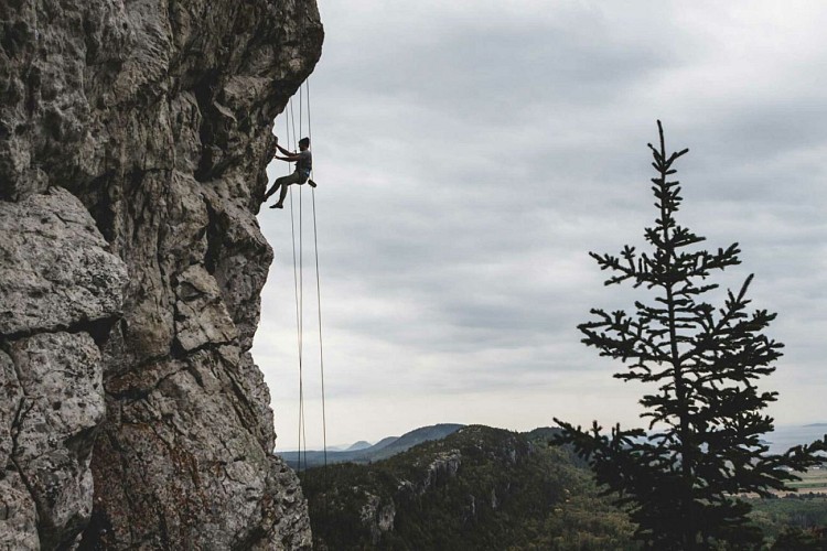 Spéléologies, via ferrata , escalade, canyoning,via corda,VTT - Inspire the Elements