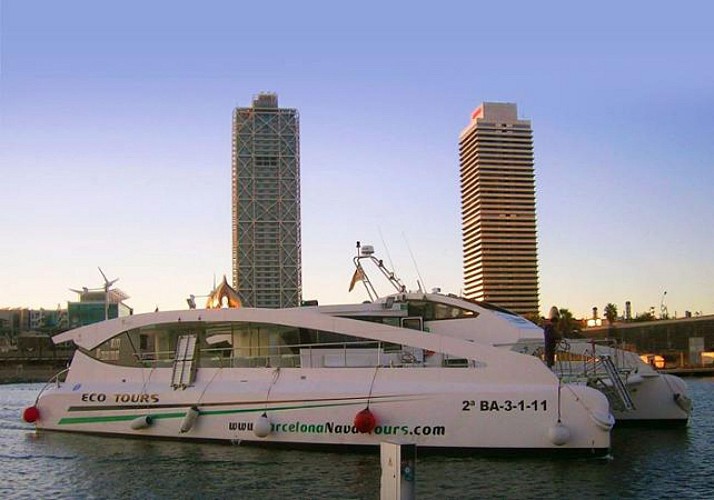 Barcelona a 360° - A pie, en helicóptero y en barco