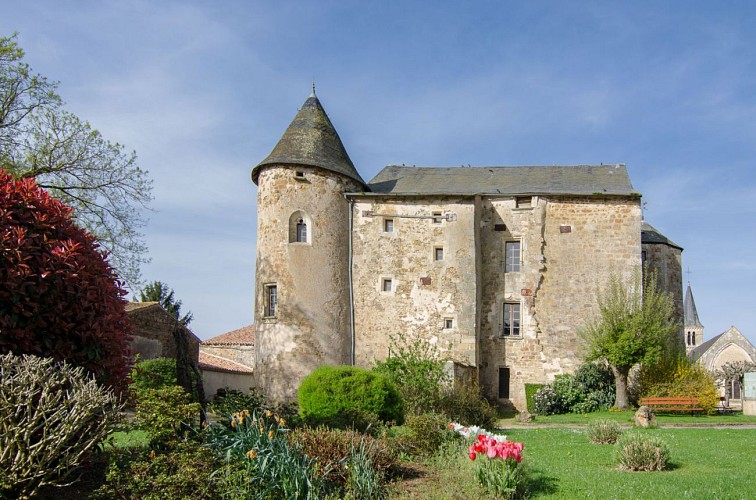 Le bourg de Ménigoute