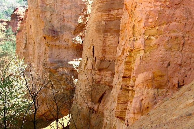 Affleurements d'ocre