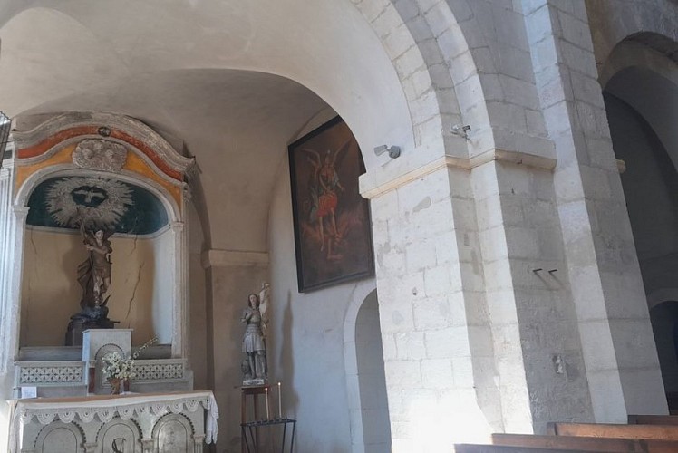 Intérieur de l'église Saint-Michel