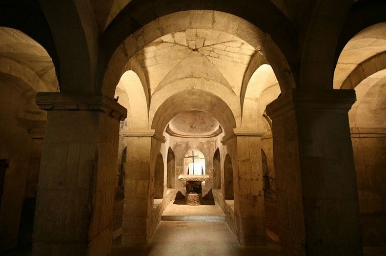 Cripte supérieur de l'ancienne cathédrale Saint Pierre