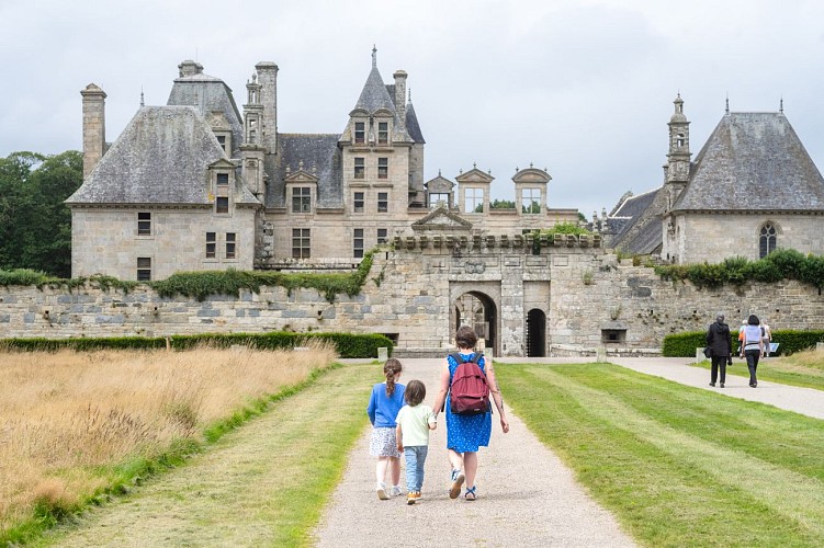 Le_chateau-Mathieu_LE_GALL-Chateau_de_Kerjean_CDP29-37194