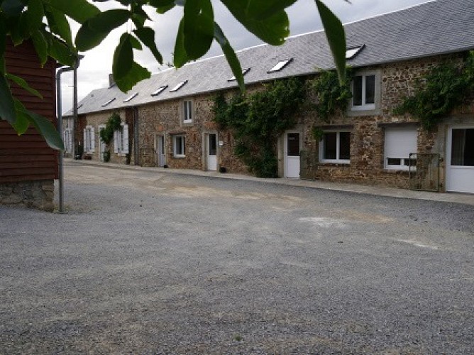 GITE DE GROUPE "CLOS ROBIN"