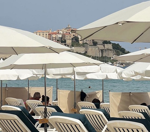 au bout du monde plage calvi corse