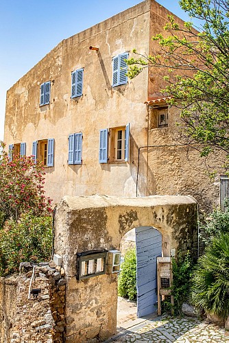 L'entrée de la Casa Musicale
