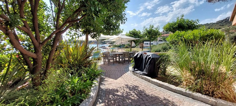 Terrasse villa vue sortie cuisine