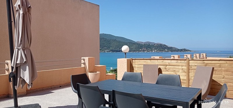 terrasse vue mer piscine